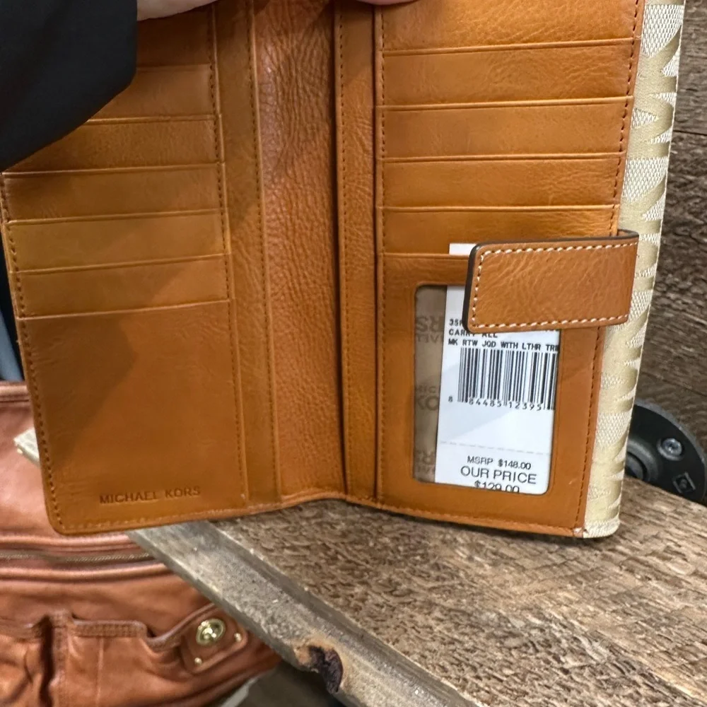 Michael Kors Jet Set Trifold Wallet – Camel Leather & Signature MK Canvas